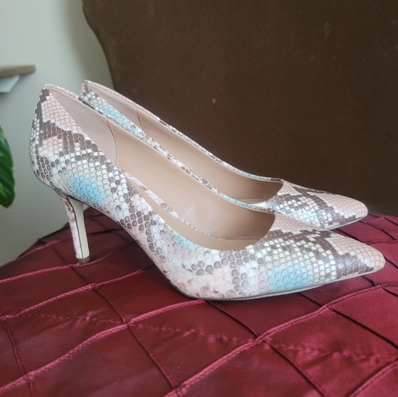 CALL It Spring Snake Print Leather Pointed Toe Pumps Size 5 - Picture 3 of 10